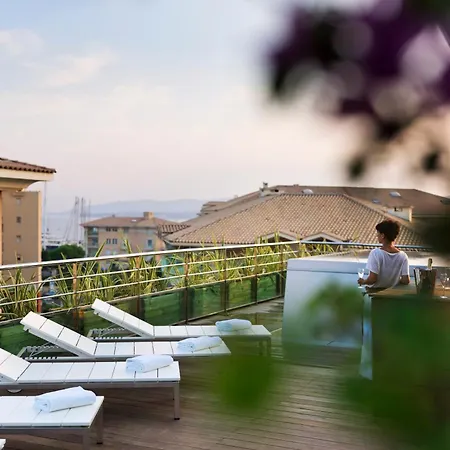 Romana Apartmanhotel 4*