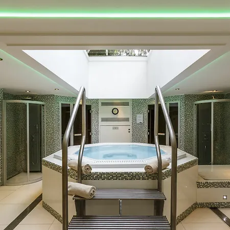 Villa Romana Frejus Aparthotel Fréjus